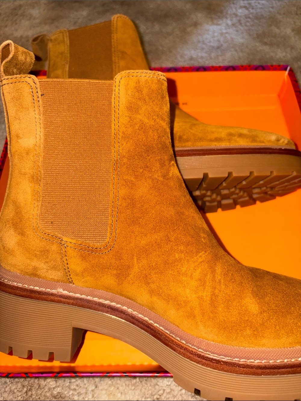 Tory Burch lug sole Chelsea boot in Rhum